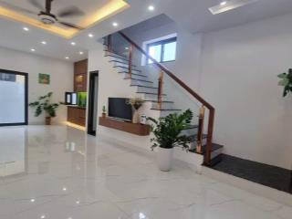 9 tỷ có ngay nhà 45m2x6 tầng thang máy mặt tiền 8m ở phố cầu giấy cách ô tô 80m.  0986 536 ***