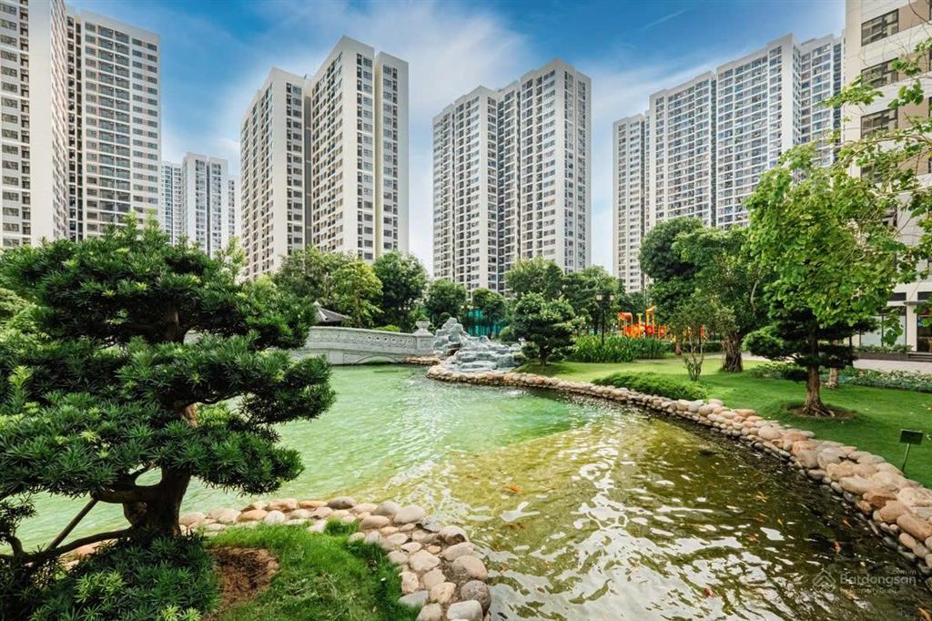 Chủ nhà gửi bán gấp căn hộ góc 3pn vinhomes grand park giá 3,2 tỷ
