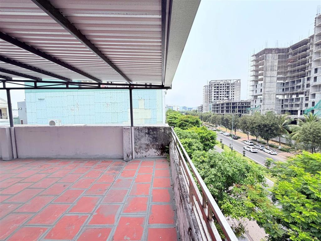 Nhà 4 tầng 2 mặt tiền nguyễn tất thành đối diện sunrise bay đà nẵng