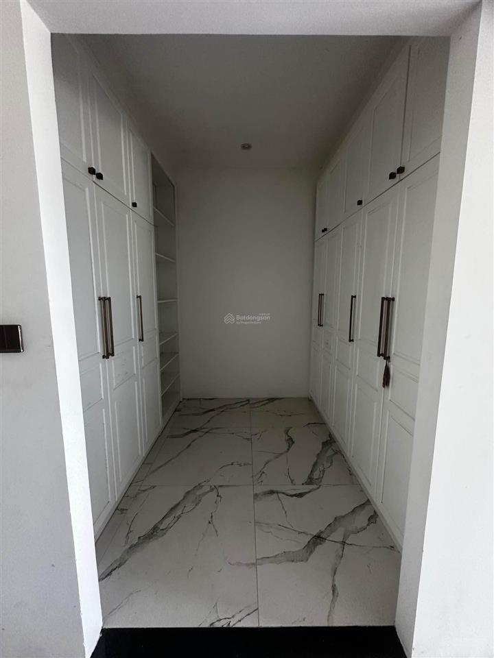 Toà nhà 8 tầng đối diện masterise homes 13 phòng đôi khai thác tốt  hải châu đà nẵng