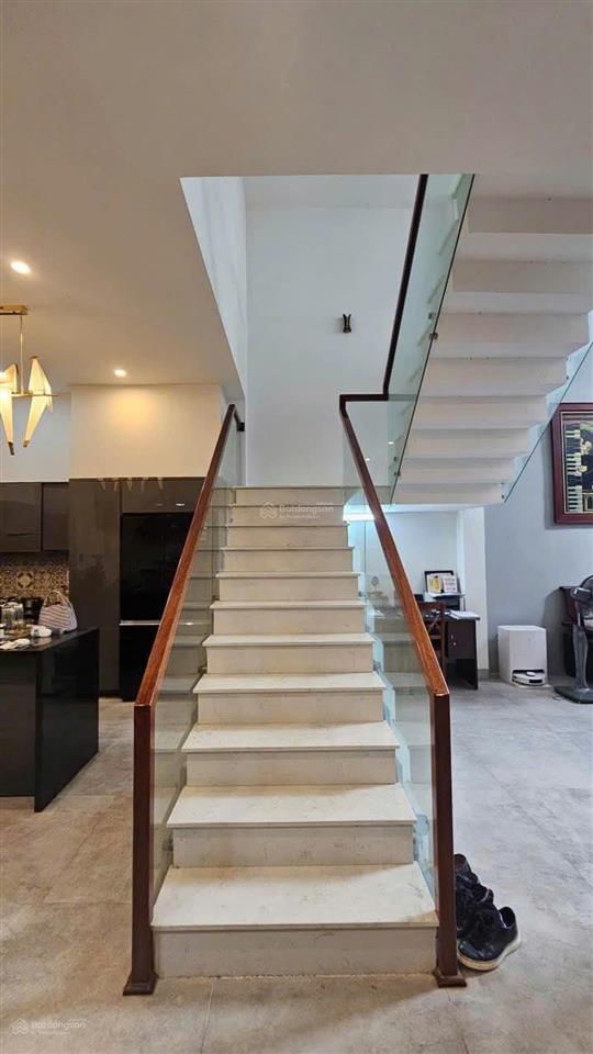 Bán nhà kiệt ô tô đường 2 tháng 9 | 110m ngang 7m | gara ô tô | 4pn | 3 tầng kiên cố