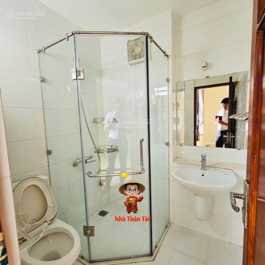 Siêu phẩm phạm viết chánh quận 1, 6 tầng, thang máy, full nội thất xịn sò