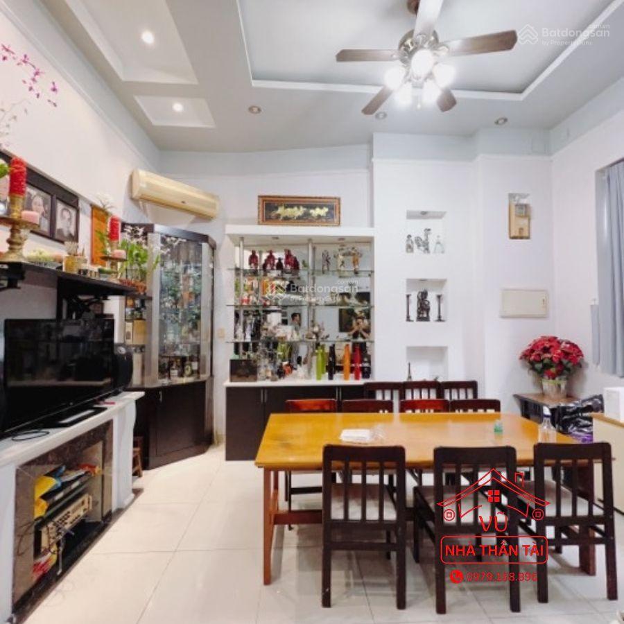 Nhà quận 4, diện tích lớn, không có căn thứ 2 so sánh, (tiếp khách mua ở thiện chí).