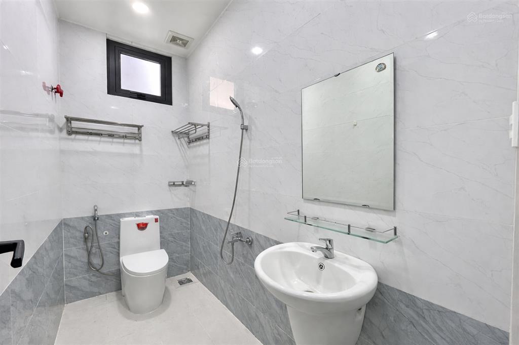 Dòng tiền 3 tỷ/ năm. tòa nhà tại phường tân phong, quận 7, 6 tầng, thang máy, 35 phòng