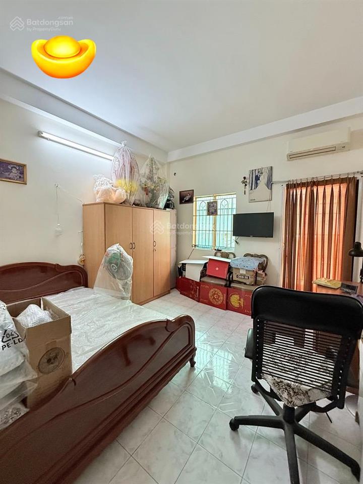 Bán nhà mt bề thế đi bộ đến công viên khánh hội, ngang 10m , giá nhỉnh 25, x tỷ tl