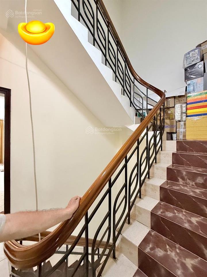 Bán nhà mt bề thế đi bộ đến công viên khánh hội, ngang 10m , giá nhỉnh 25, x tỷ tl