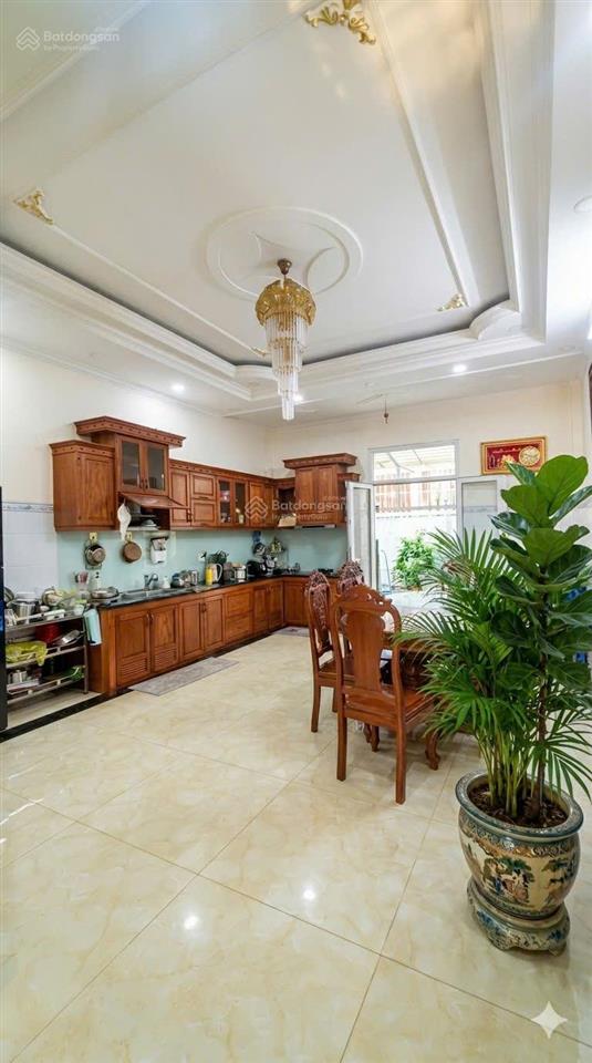 Bán nhà full gỗ đẹp, kế mt quốc lộ 50 bình chánh, 100m2, nhỉnh 10, x tỷ