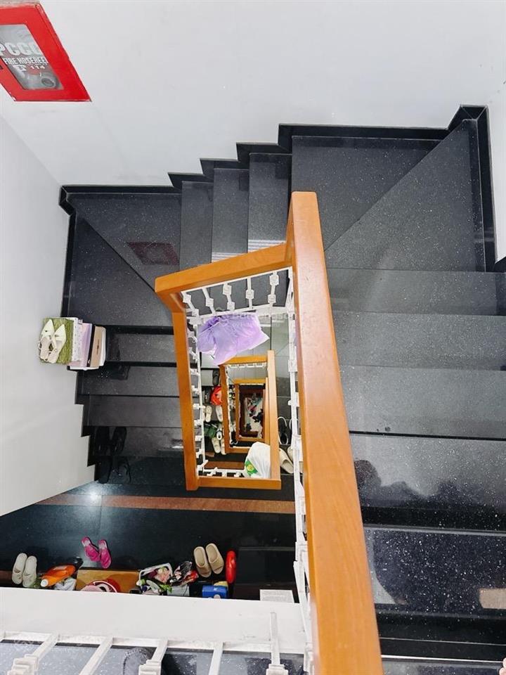 Bán nhà 5 tầng hẻm xe hơi, bến vân đồn q4, thang máy, 9 phòng, 80tr/tháng. giá nhỉnh 22 tỷ