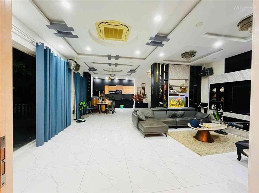 Bán nhà mặt tiền tôn đản, quận 4, 5 tầng, dòng tiền 35 triệu/tháng, nhỉnh 9, x tỷ
