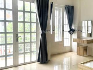 Vip nhà thờ xóm chiếu quận 4, ngang 5,3m, dt 92 m2, giá nhỉnh 10,x tỷ