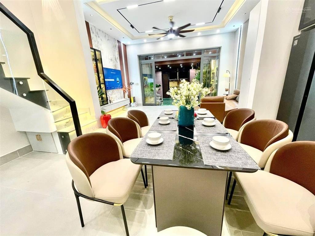 Nhà vip  tôn đản quận 4, 58m2, 5 tầng, nhỉnh 8,x tỷ.