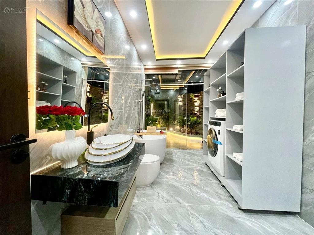 Nhà vip  tôn đản quận 4, 58m2, 5 tầng, nhỉnh 8,x tỷ.