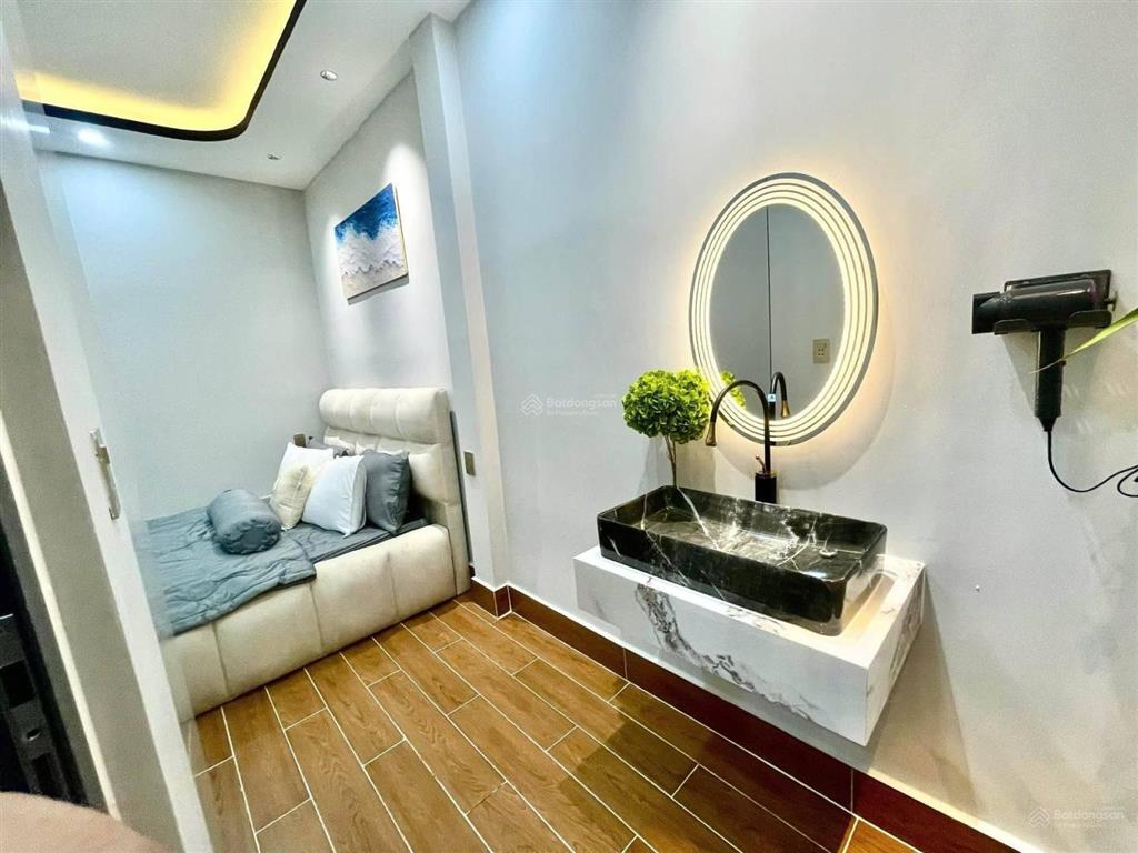 Nhà vip  tôn đản quận 4, 58m2, 5 tầng, nhỉnh 8,x tỷ.