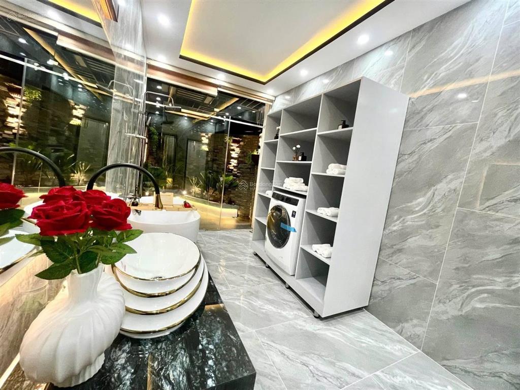 Nhà vip  tôn đản quận 4, 58m2, 5 tầng, nhỉnh 8,x tỷ.