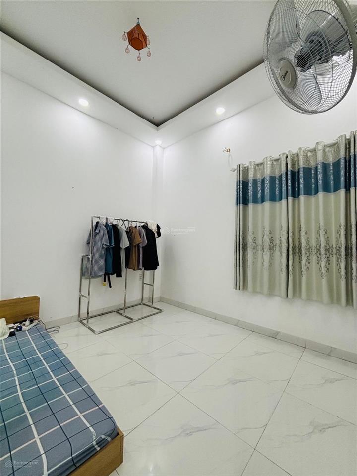 Vip  đường số 2, chợ tân quy, quận 7, 5 x 12,2m, 3 tầng, nhỉnh 8,x tỷ.