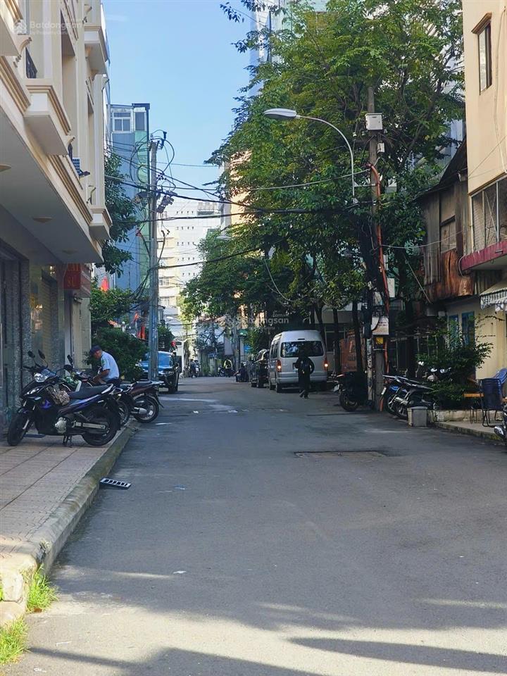 Nhà cũ lâu đời, phù hợp xây mới chdv, hoàng diệu, quận 4, 92m2, 5,5 tỷ