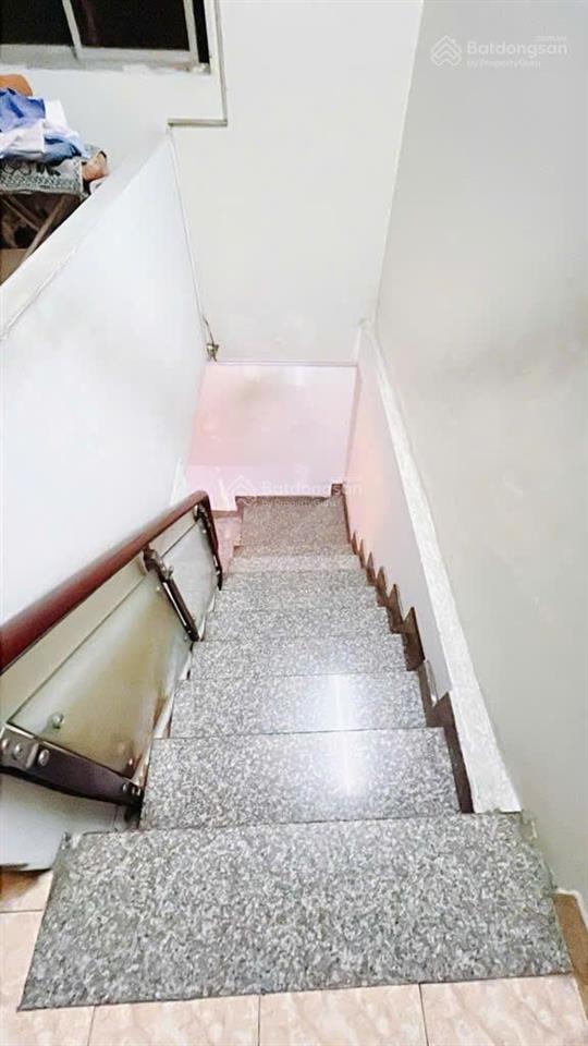 Vip bán nhà mặt tiền đường số 9, quận 4, 4 tầng, 38.2m2, nhỉnh 6,x tỷ