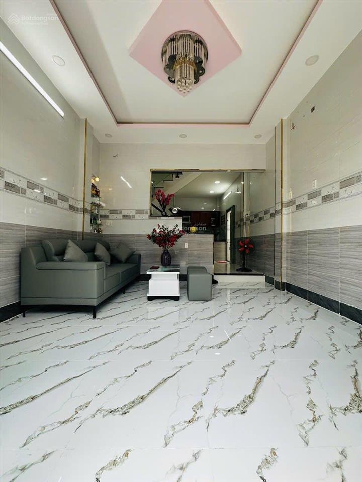 Hẻm xe hơi lý phục man ngang lớn 6,1m sân đậu ô tô 4 phòng ngủ hoàn công đủ