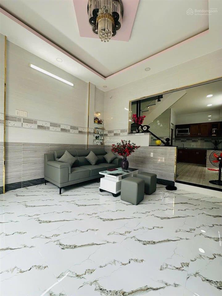 Hẻm xe hơi lý phục man ngang lớn 6,1m sân đậu ô tô 4 phòng ngủ hoàn công đủ