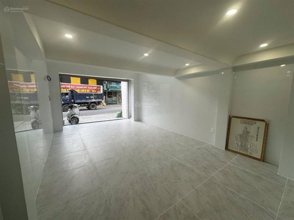 *** bán nhà tân thuận tây, quận 7, ngang 7.5m, 3 tầng, cách mt ôtô 50m , nhỉnh 7 tỷ tl