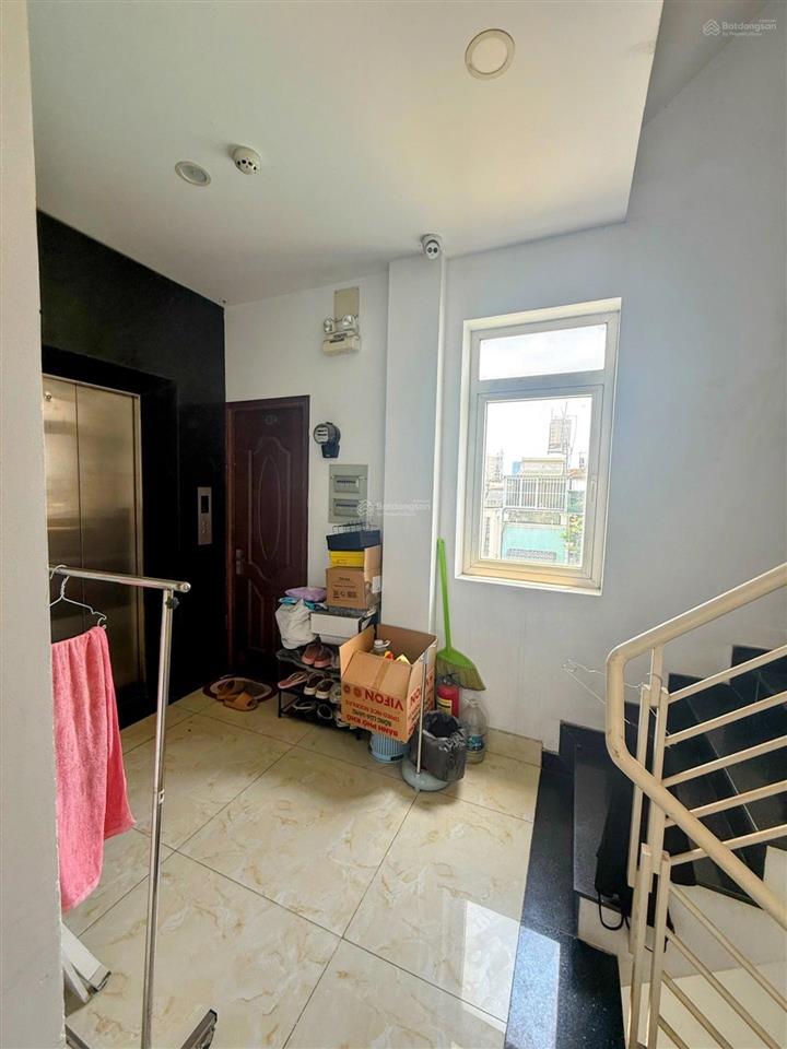 Chdv mt tôn thất thuyết, quận 4, 8 tầng, 8x15, dòng tiền 100 triệu/tháng, giá 29,x tỷ
