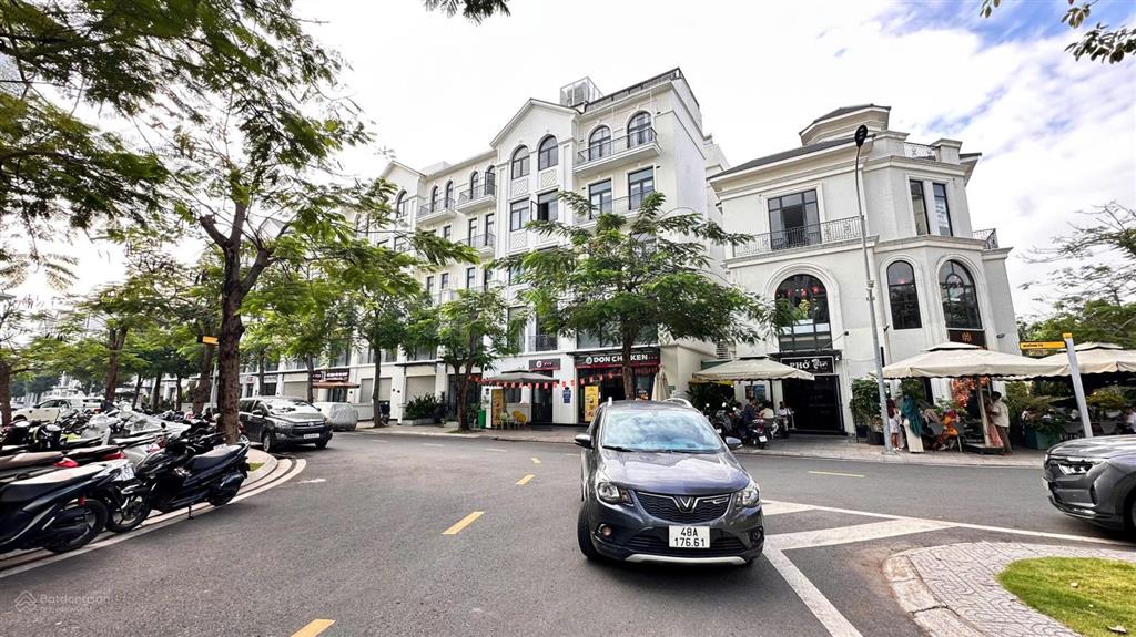 Bán nhà 126m² 7x18 6 tầng dòng tiền cho thuê 60 triệu/tháng nhà phố vinhomes sổ hồng sẵn