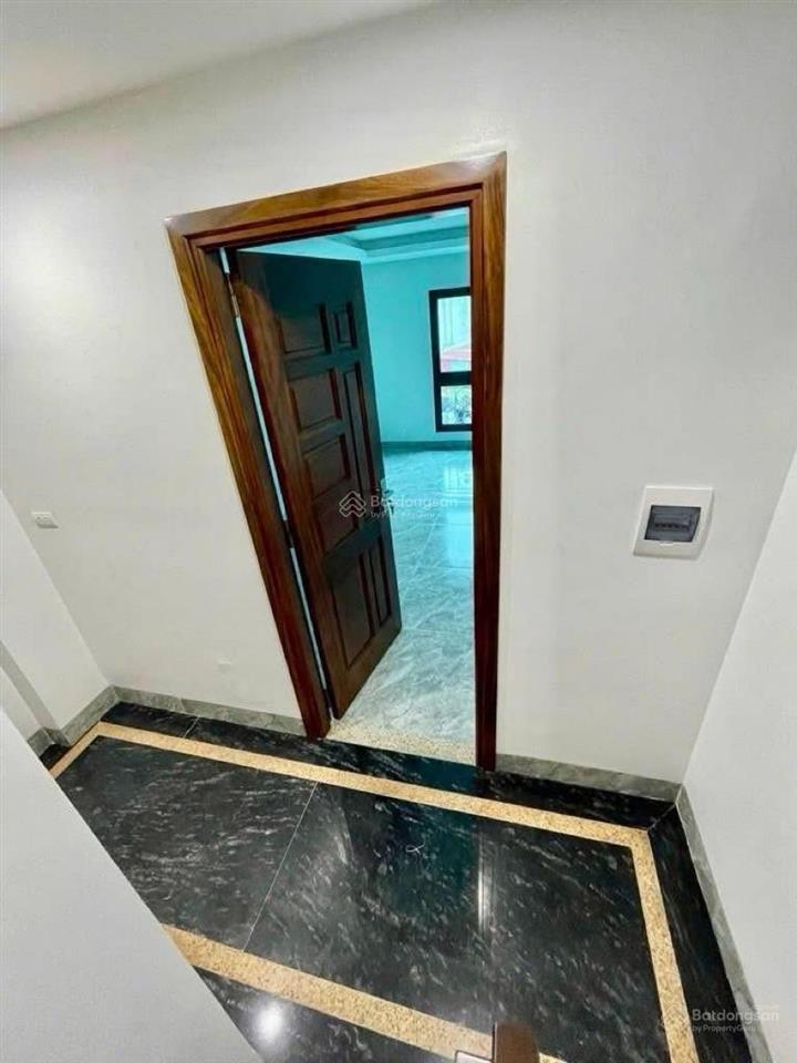Chủ cần bán ngay giảm 1 tỷ căn nhà 7 tầng,thang máy  ô tô vào nhà  hồ tùng mậu  45m2  17,x tỷ