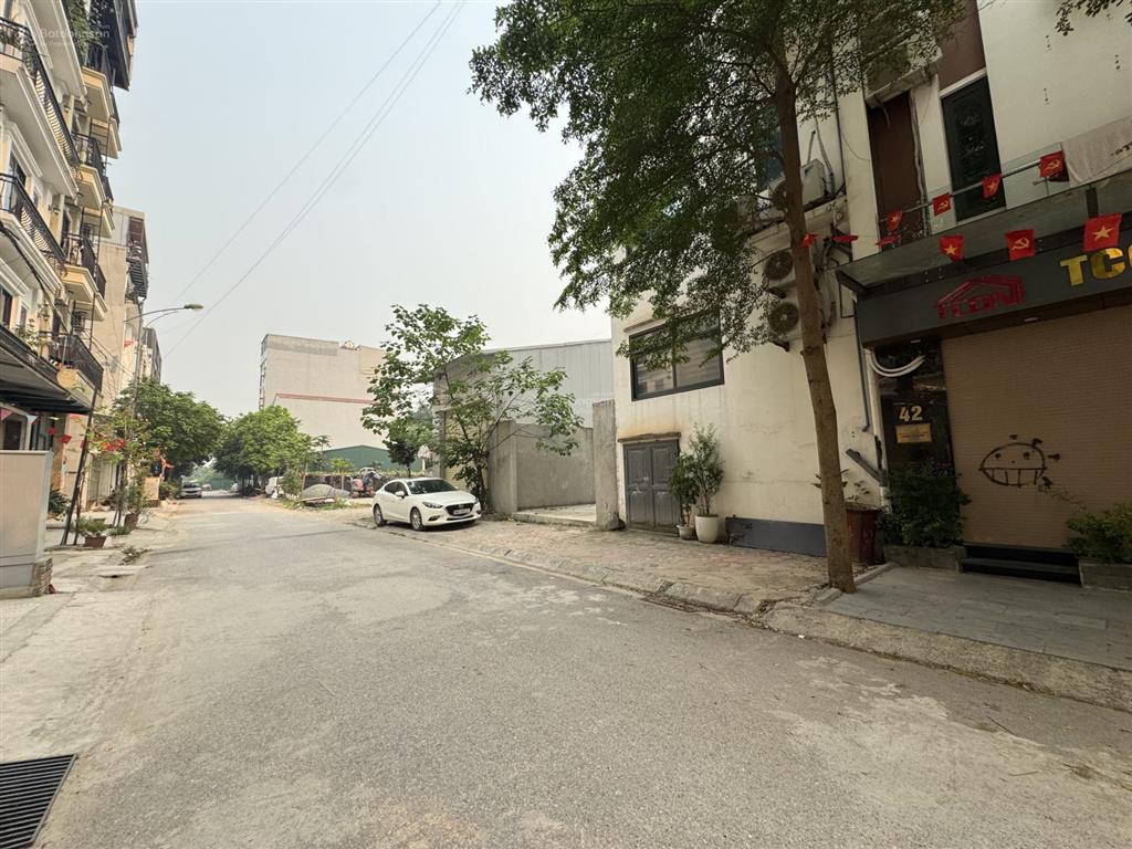 Bán đất tái định cư kiều mai , ô tô , vỉa hè , kinh doanh , 83m2 , 5,5 mặt tiền , 24,5 tỷ