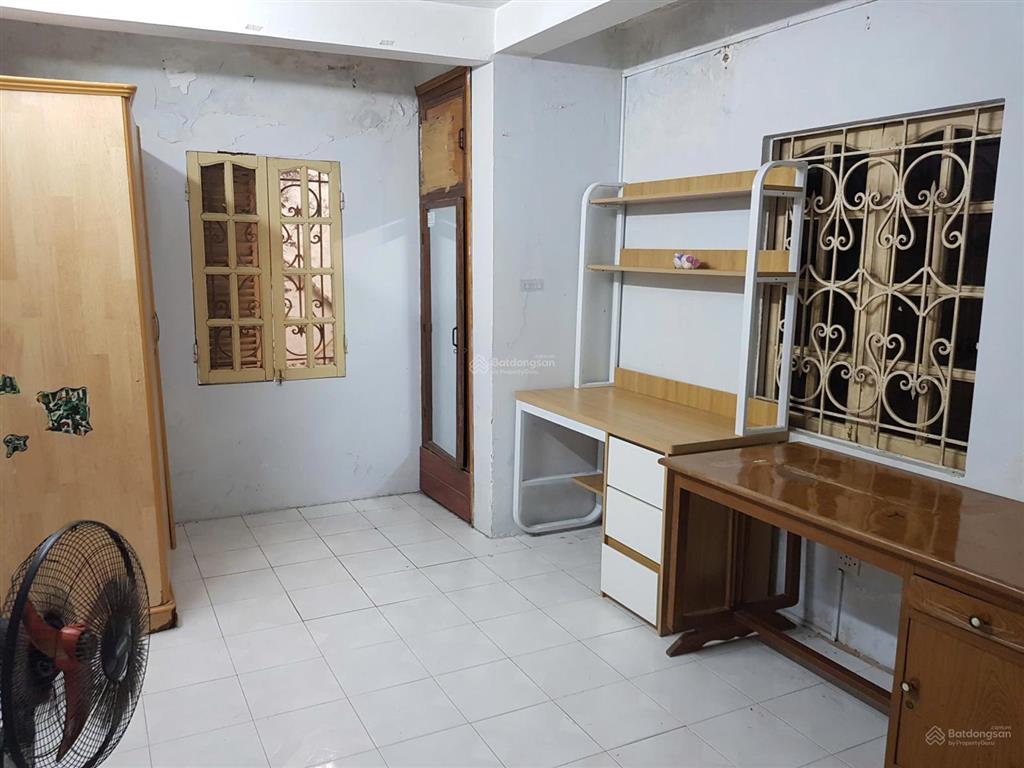 Cho thuê căn hộ tầng 2 nhà e6 khu tt thành công phường giảng võ