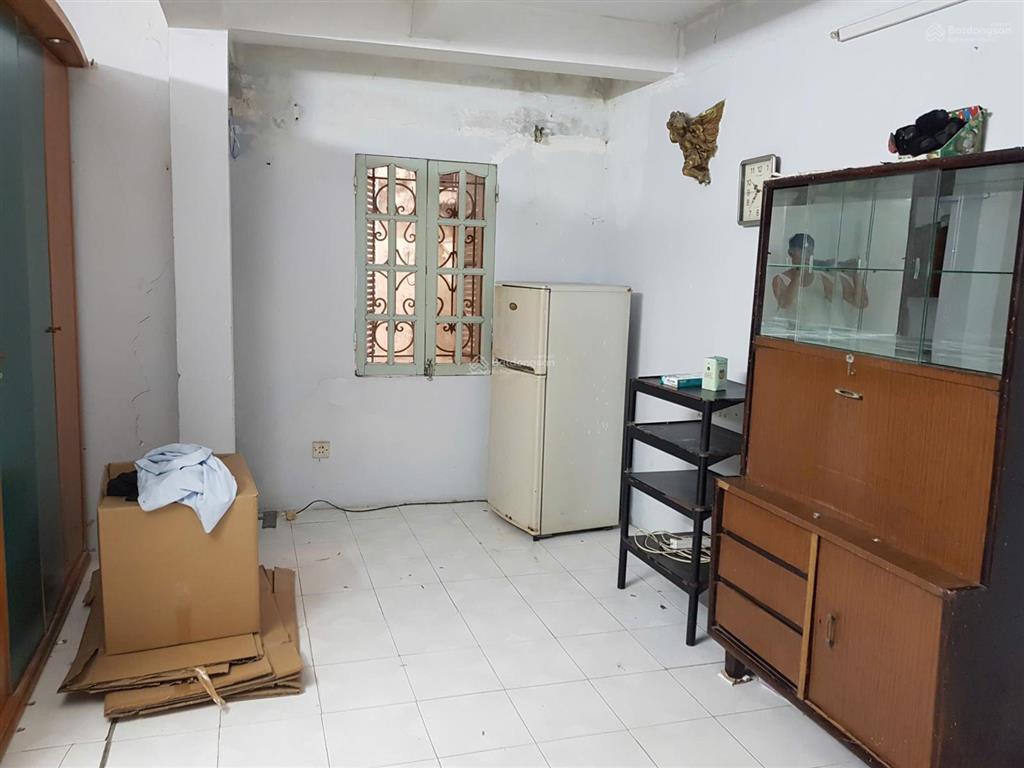 Cho thuê căn hộ tầng 2 nhà e6 khu tt thành công phường giảng võ