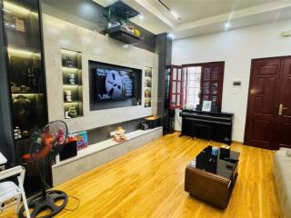 Nhà bán, cầu diễn, hồ tùng mậu, toà mới đẹp, sổ mỗi nhà 1 phôi ôtô đỗ thang máy xịn  full nội thất