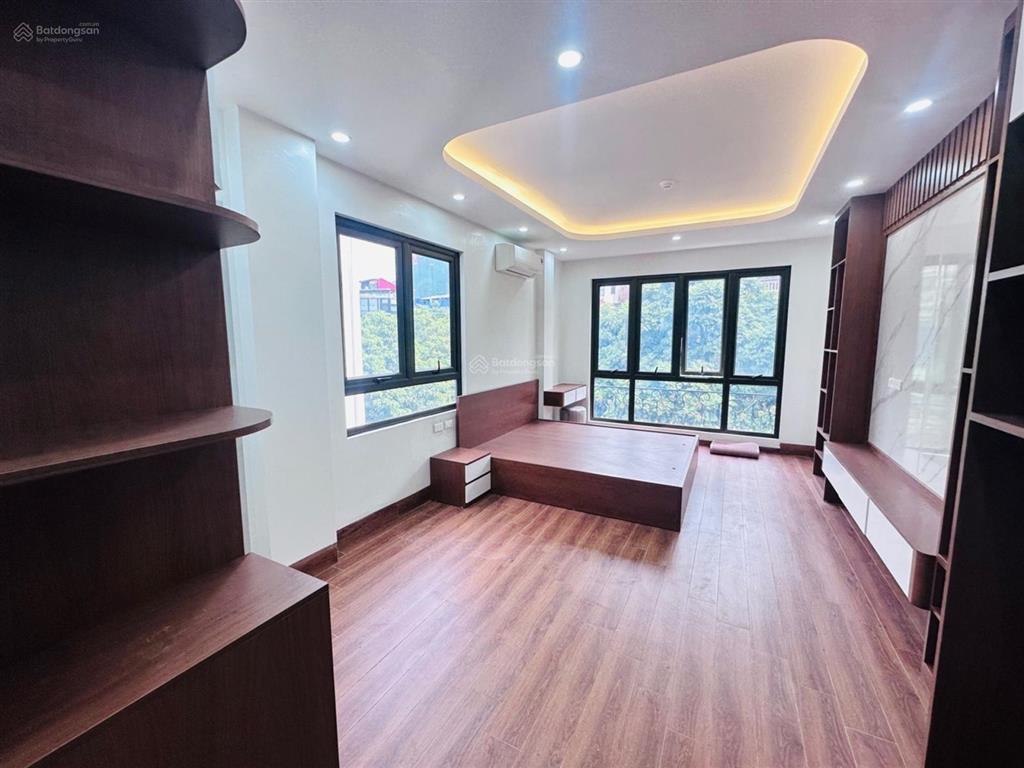 Siêu phẩm hồ tùng mâu  mặt phố hoàng quốc việt kéo dài tương lai  ô tô tránh  thang máy  lô góc