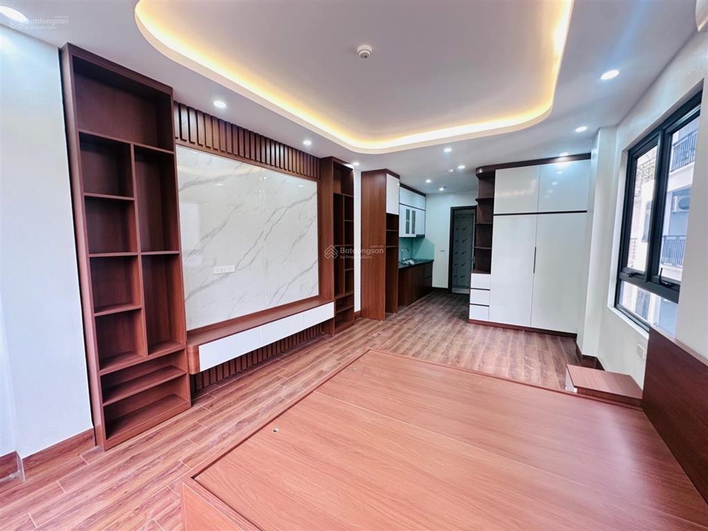 Siêu phẩm hồ tùng mâu  mặt phố hoàng quốc việt kéo dài tương lai  ô tô tránh  thang máy  lô góc