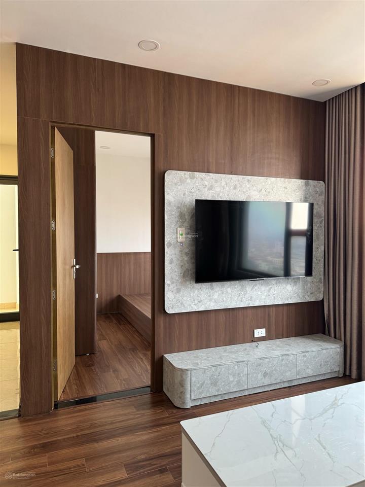Chính chủ bán gấp căn hộ 67m2 eco green 286 nguyễn xiển.nhà đủ nội thất. sổ cất két. 0965 610 ***