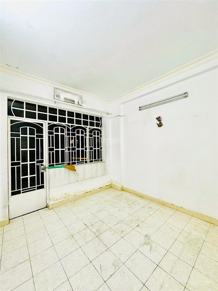 Bán nhà riêng hxh tại phạm văn chiêu, 5,5 tỷ, 42 m2  3 tầng. giá 5,5 tỷ