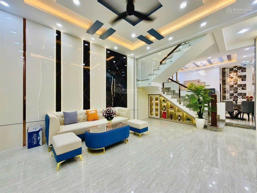 Bán nhà riêng gần emart2. dt 61m2 ( 4,5 x 14 ) công nhận đủ  giá 5,9 tỷ