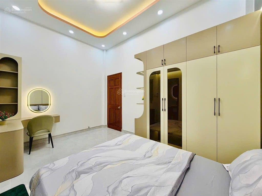 Bán nhà riêng gần emart2. dt 61m2 ( 4,5 x 14 ) công nhận đủ  giá 5,9 tỷ