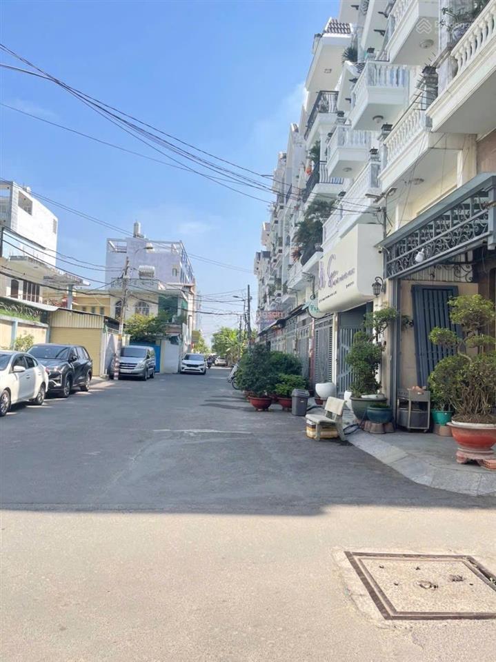 Góc 2 mặt tiền khu đồng bộ nguyễn văn dung phường an nhơn. giá chỉ 10 tỷ