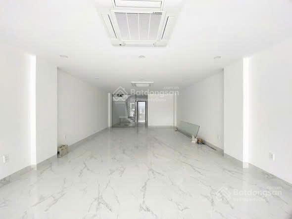 Cho thuê tòa nhà mặt tiền đường nguyễn quý đức