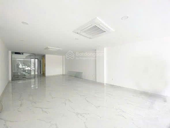 Cho thuê tòa nhà mặt tiền đường nguyễn quý đức