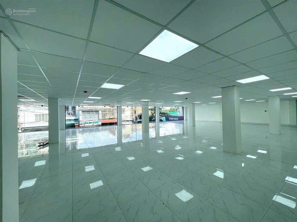 Cho thuê tòa nhà mặt tiền đường nguyễn cơ thạch gần khu sala, quận 2