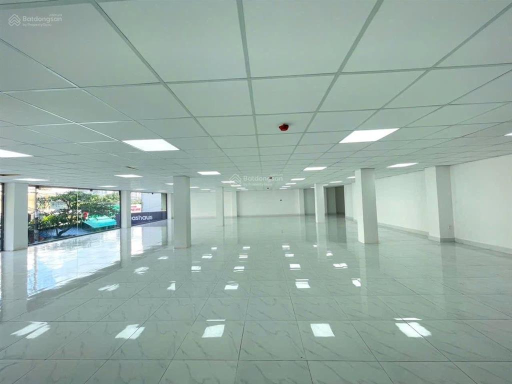 Cho thuê tòa nhà mặt tiền đường nguyễn cơ thạch gần khu sala, quận 2