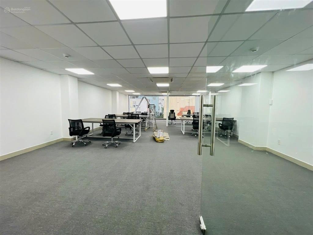 Siêu phẩm building trần quý kiên sàn trống suốt, nhà mới 100%