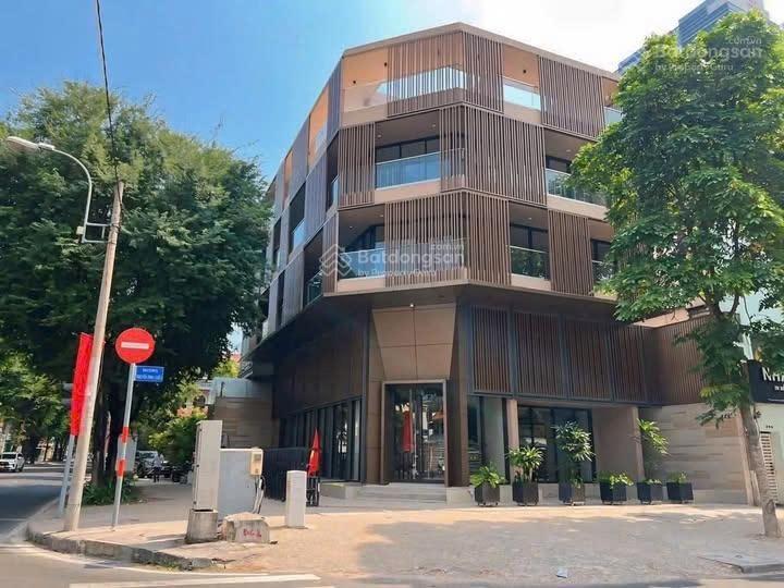 Cho thuê căn góc 2 mặt tiền tòa nhà nguyễn văn hưởng diện tích 1.300m², thảo điền, tp. thủ đức