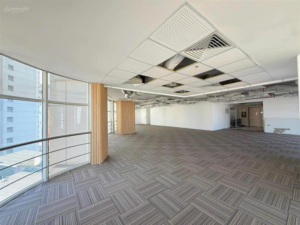 Cho thuê căn góc 2 mặt tiền tòa nhà nguyễn văn hưởng diện tích 1.300m², thảo điền, tp. thủ đức