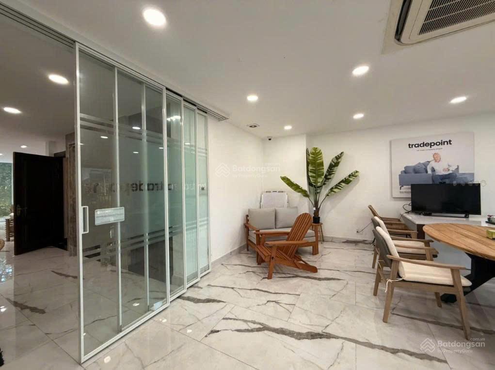 Tòa nhà nguyễn cơ thạch, sala mặt tiền lớn nâng tầm thương hiệu