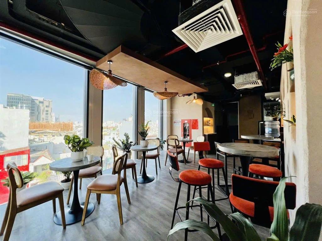 Building góc 2 mặt tiền lương định của hầm + 4 tầng setup linh hoạt