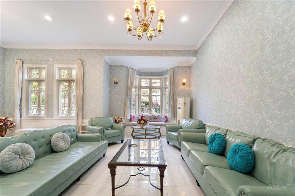 Villa đường nguyễn văn hưởng 7pn hồ bơi trung tâm thảo điền quận 2