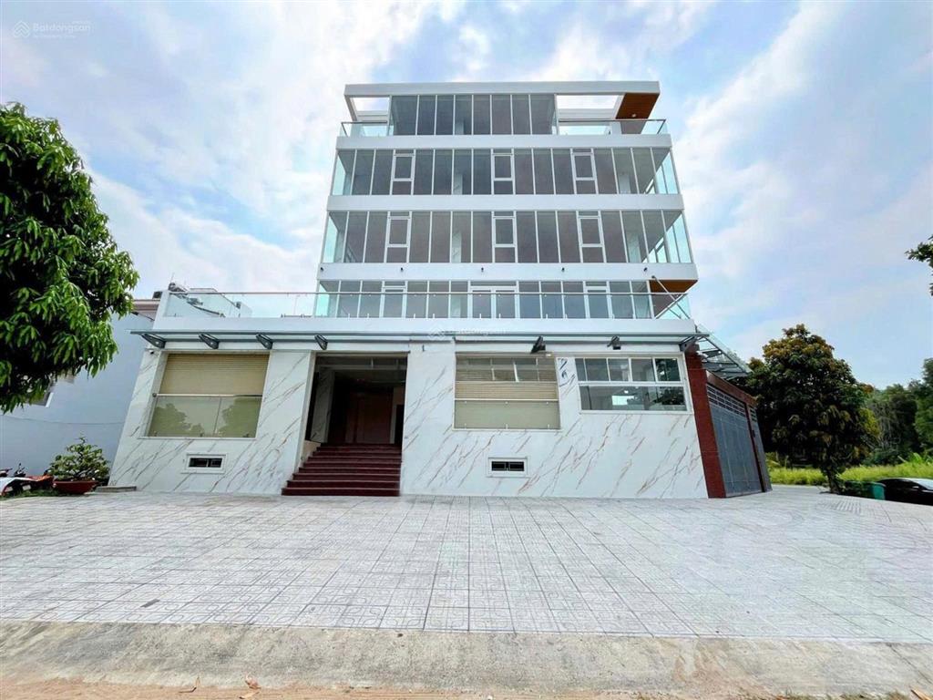 Cho thuê tòa nhà văn phòng góc 2 mặt tiền khu trần não, diện tích 10m x 22m, quận 2