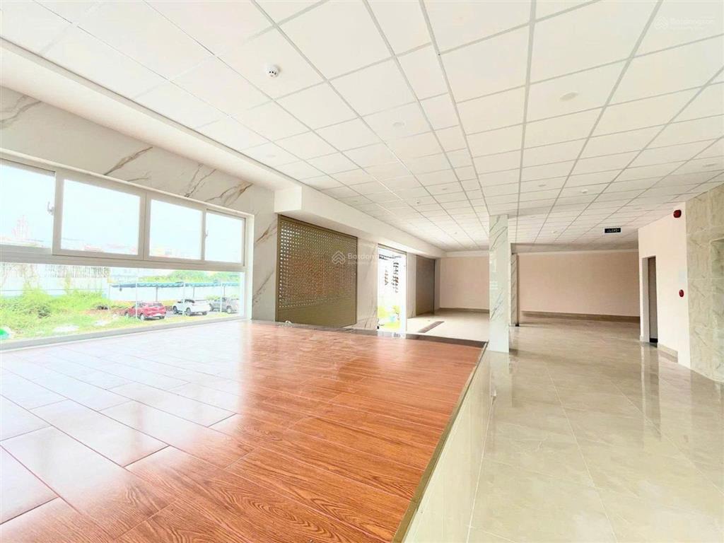 Cho thuê tòa nhà văn phòng góc 2 mặt tiền khu trần não, diện tích 10m x 22m, quận 2